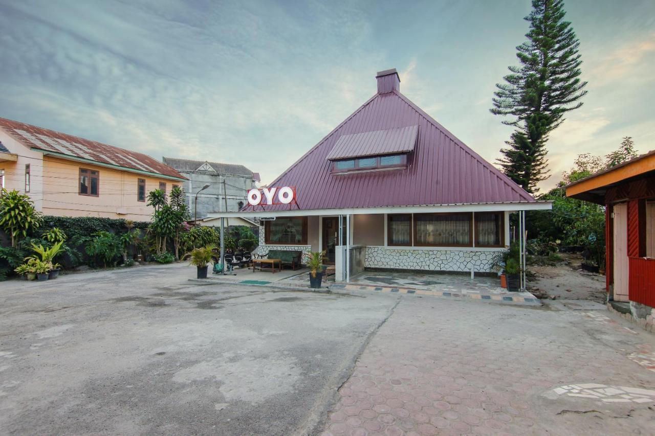 Oyo 799 Hotel Dieng Berastagi Exterior photo
