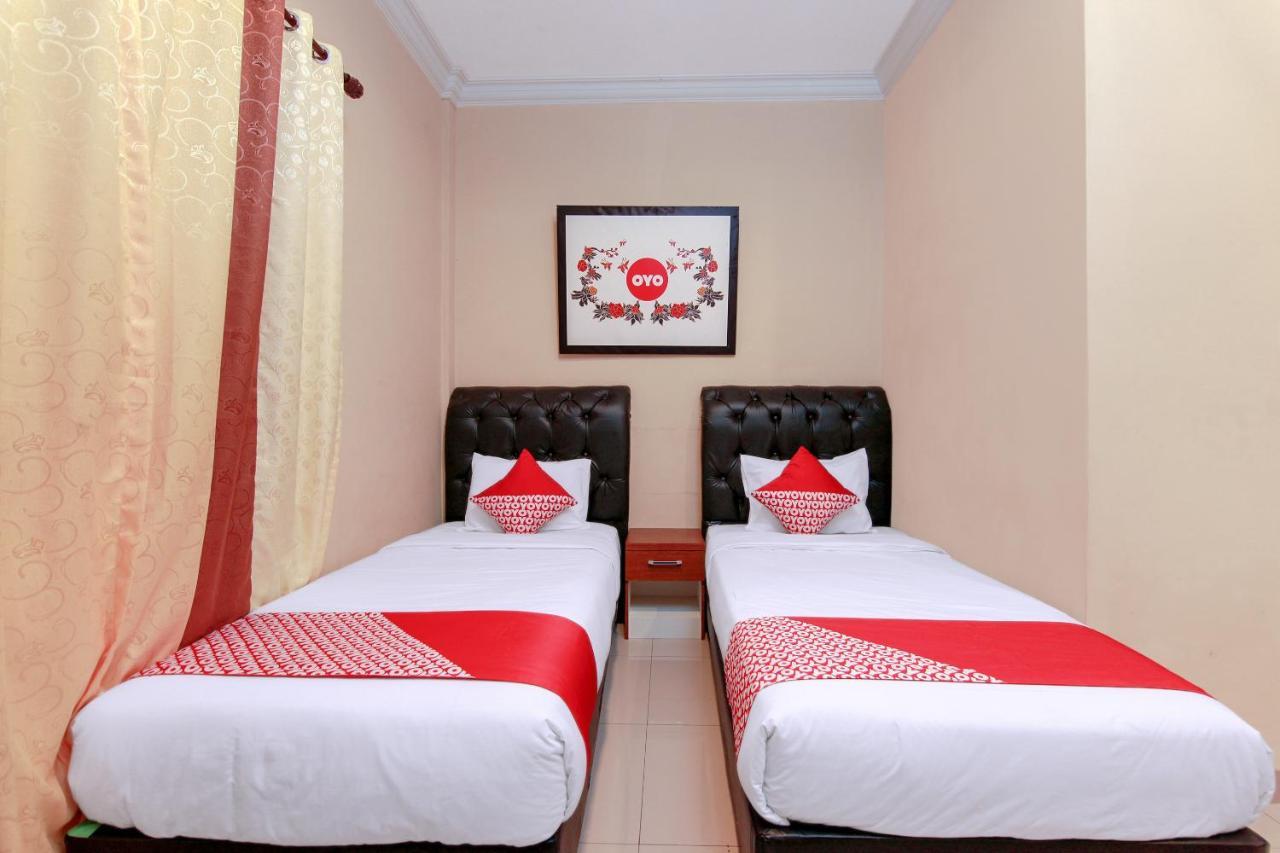 Oyo 799 Hotel Dieng Berastagi Exterior photo